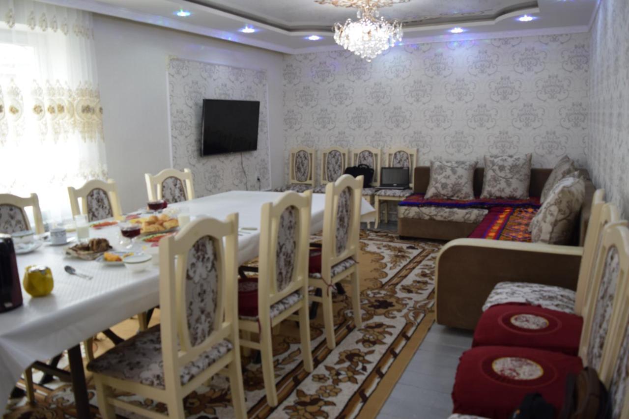 Naryn Guest House ภายนอก รูปภาพ