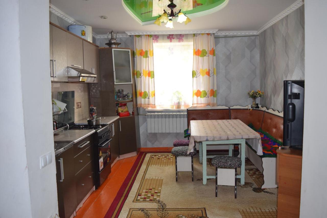 Naryn Guest House ภายนอก รูปภาพ