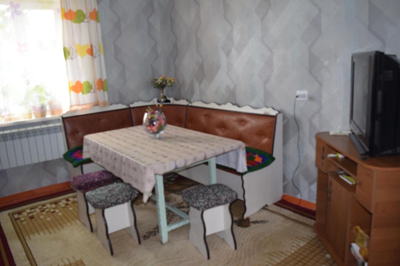 Naryn Guest House ภายนอก รูปภาพ