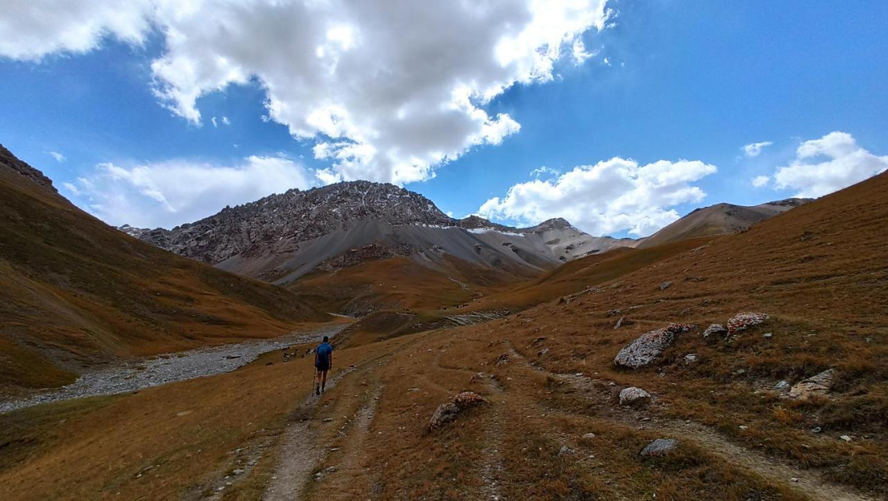 Naryn Guest House ภายนอก รูปภาพ