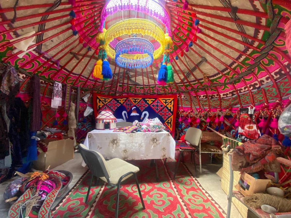 Naryn Guest House ภายนอก รูปภาพ