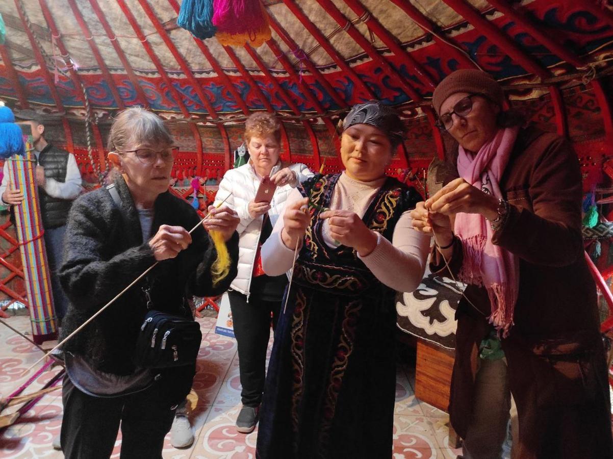 Naryn Guest House ภายนอก รูปภาพ