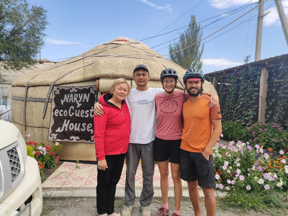 Naryn Guest House ภายนอก รูปภาพ