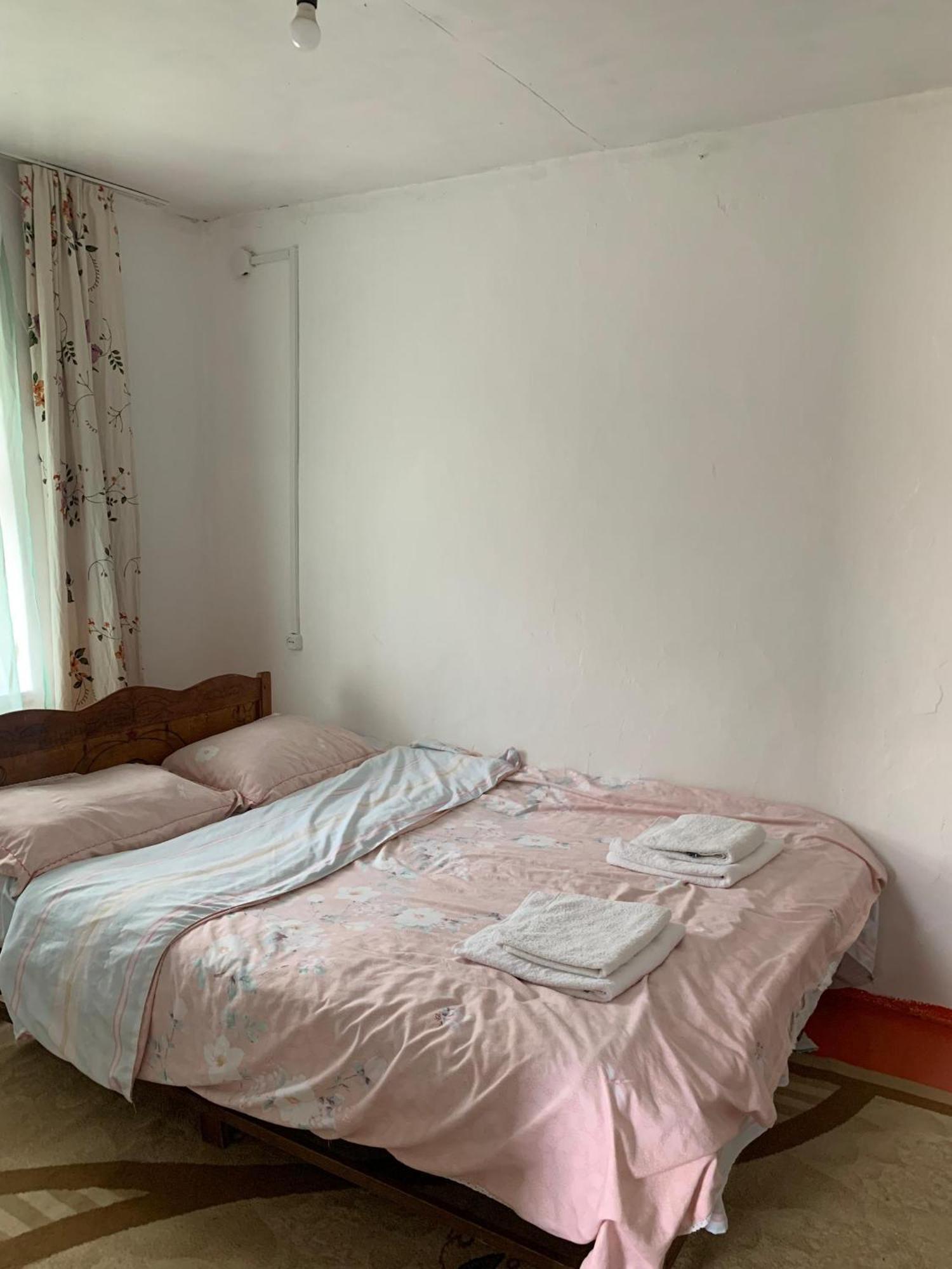 Naryn Guest House ภายนอก รูปภาพ