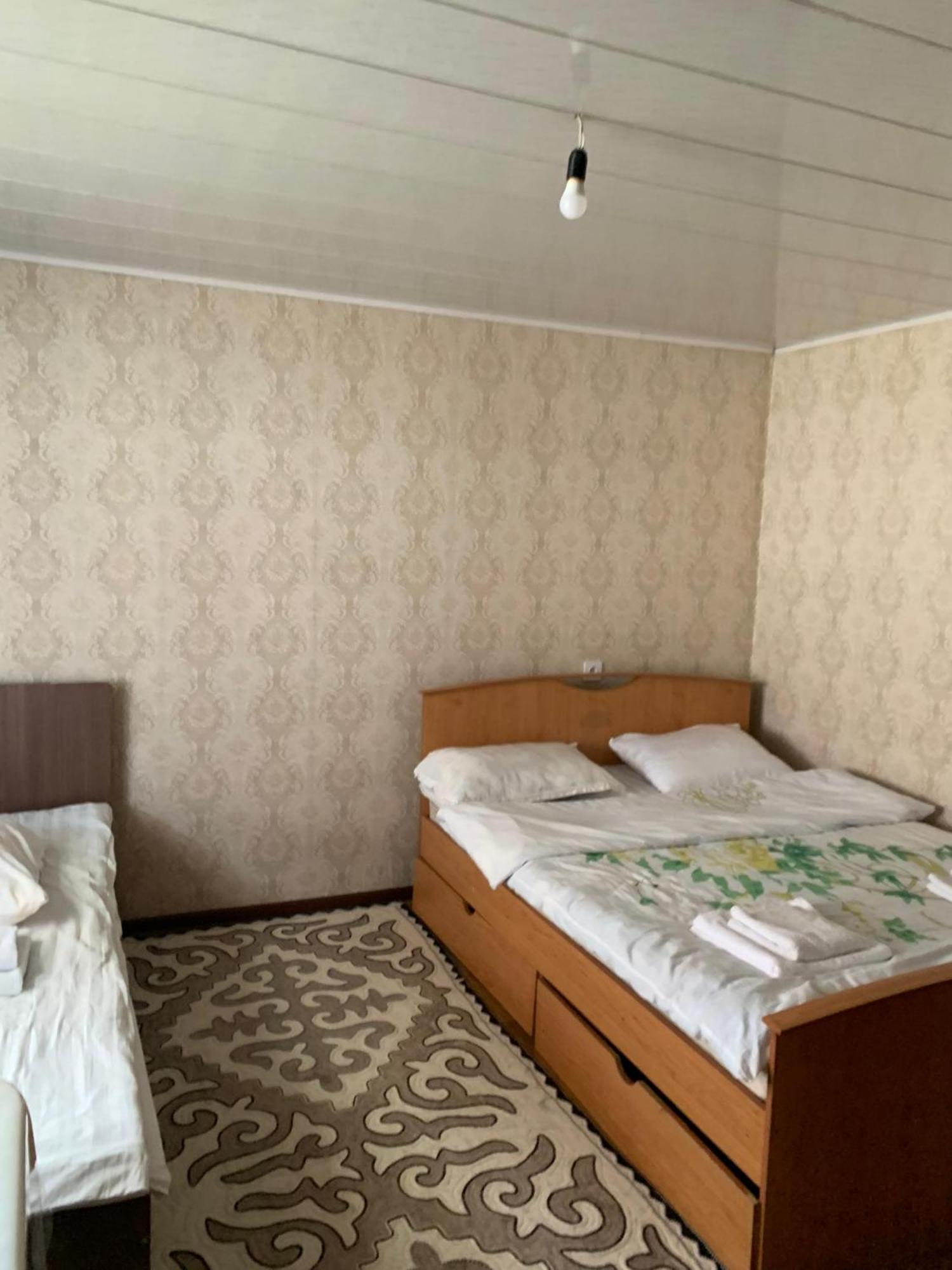 Naryn Guest House ภายนอก รูปภาพ
